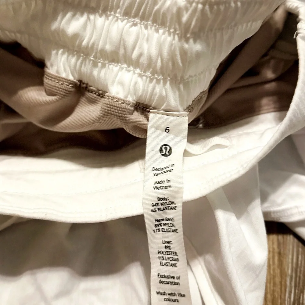 NWT lululemon Hotty Hot LR 4” Lined Short- 6 - Picture 4 of 15